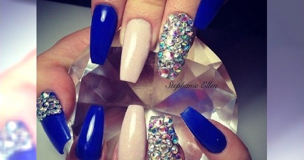 TREND: Oval square nails