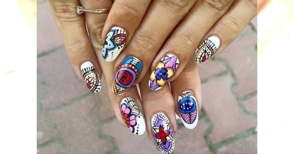 Wzorki manicure dla kobiet poszukujących nowości!