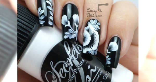 HOT MANICURE: Black & white floral pattern