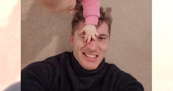 Robert Lewandowski pokazał zdjęcie z Klarą. Ale najlepszy jest podpis