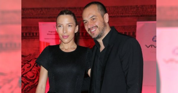 Ewa Chodakowska odsłania nogi w mini na gali Orły Wprost! Rzadko widujemy ją w takim eleganckim wydaniu!