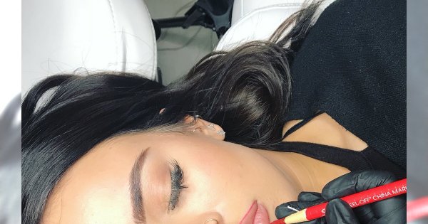 Koniec z permanentnym, mocnym makijażem ust. Lip blushing to nowa technika!