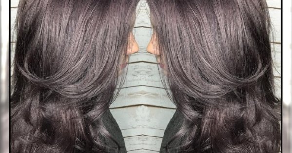 Modne kolory włosów 2019: lilac smoke. Oryginalny miks dla brunetek!