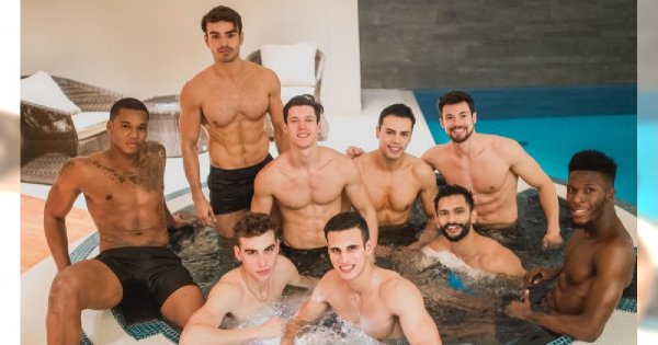 Półnadzy kandydaci do Mister Supranational 2018 w jacuzzi. Który najseksowniejszy?