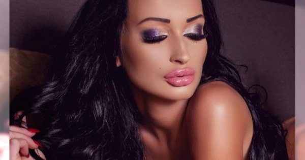 Internauci śmieją się z nowego retuszu Godlewskiej. "Plastik się roztopił aż ci rowa skleiło"