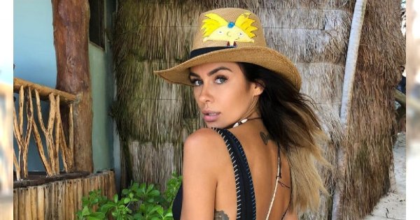 Natalia Siwiec pokazuje fotkę w bikini. Ale czy zauważyliście wcześniej TO?