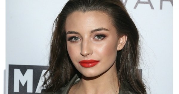 Wow! Julia Wieniawa CAŁKOWICIE zmieniła fryzurę. "Nowy Rok, nowa ja"