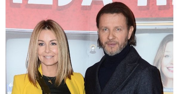 Małgorzata Rozenek w eleganckim żółtym (!) garniturze na premierze spektaklu. Stylowa?