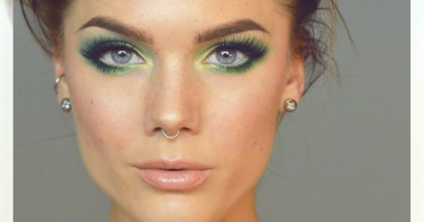 Kolorowe smoky eyes - pomysł na modny i oryginalny makijaż