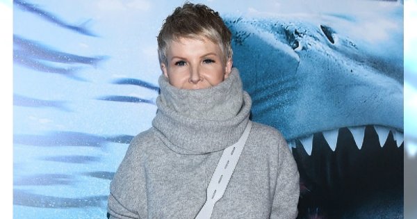 Joanna Racewicz na premierze z golfem na PÓŁ TWARZY. Internauci: Komedia. Coś majstrowała, ale ścianki nie odpuściła