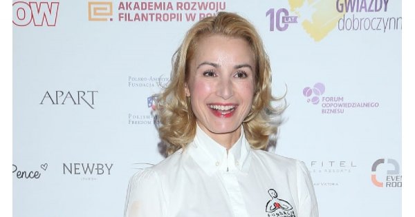 Joanna Brodzik znów jest platynową blondynką! Ale to jej kreacja budzi najwięcej emocji