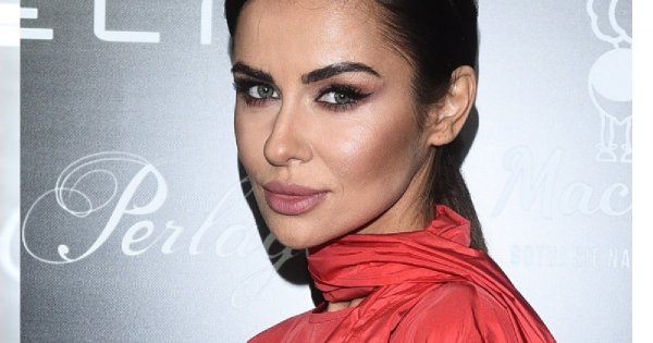 Natalia Siwiec rozbroiła kreacją pokaz MMC. Fani: "JAK LALECZKA. Jedyna kobieta z klasą na tej imprezie"