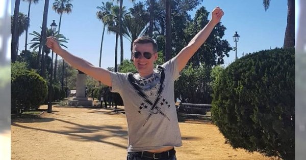 Marcin Mroczek pokazał swoją palmę wielkanocną. Nietypowa. Za to Godlewska poszła do kościoła z synem