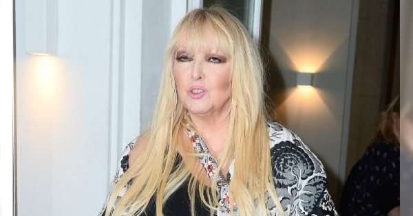 74-letnia Maryla Rodowicz w legginsach na konferencji festiwalu SuperHit. Powinna tak się ubierać?