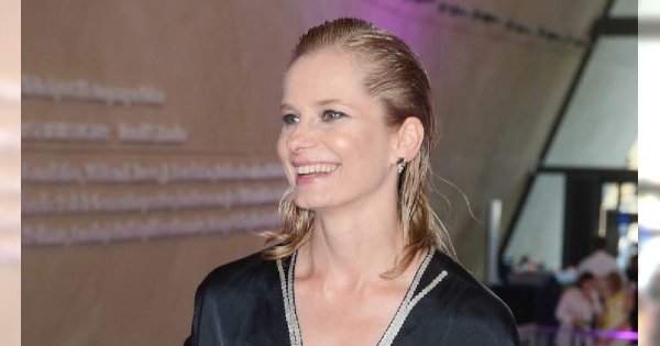 Magdalena Cielecka w retro stylizacji, ale co ona ma na głowie? Oszpeciła się?