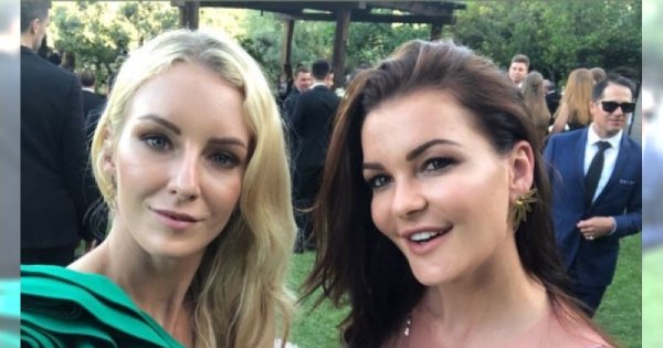 Agnieszka i Urszula Radwańskie bawiły się na luksusowym weselu. Pokazały swoje suknie