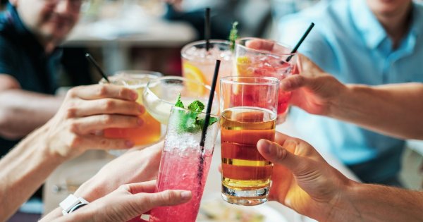Najlepsze drinki, którymi zabłyśniesz przed przyjaciółmi!