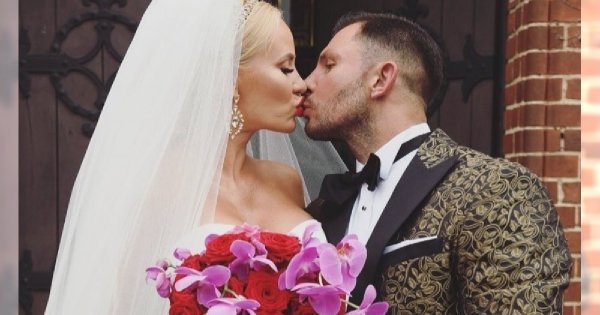 Królowa Życia wzięła ŚLUB! Miała aż trzy suknie i diadem na głowie. Zobaczcie TEN PRZEPYCH!