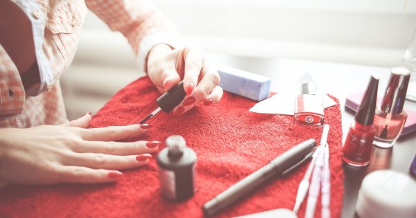 To nie jest zwykły manicure. Te paznokcie to małe dzieła sztuki