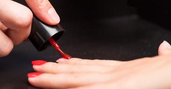 Czerwone paznokcie - 19 inspiracji na czerwony manicure [GALERIA]