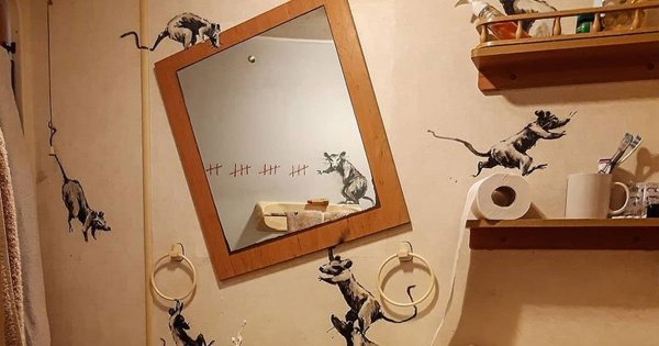 Praca zdalna? Banksy nie ma z tym problemu, gorzej z jego żoną! Tak wygląda łazienka artysty