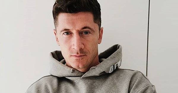 Półnagi Robert Lewandowski promuje... kawę. Fanki oszalały na punkcie tego zdjęcia