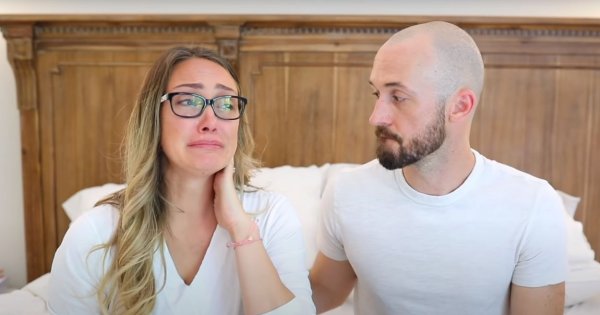 Znana youtuberka oddała adoptowane dziecko z autyzmem. Teraz próbuje się usprawiedliwić