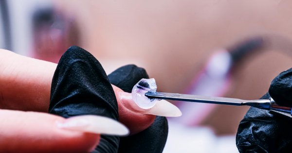 Polygel – sposób na przedłużanie paznokci w 5 prostych krokach.