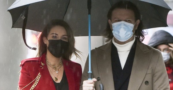 Małgorzata Rozenek w marynarce ze złotem. Internauci: Jak z tureckiego bazarku