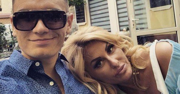 Conan Kaźmierski pokazuje sześciopak i idealną sylwetkę. Jest jednak jeden mały problem...
