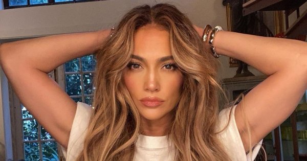 Jennifer Lopez rozebrała się do naga! Uwierzycie, że ma 52 lata?