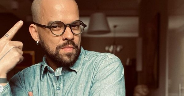 Michał Piróg ma platynowy blond! Fani są zachwyceni: "Oryginalnie", "Dużo młodziej!" "Z charakterem!"