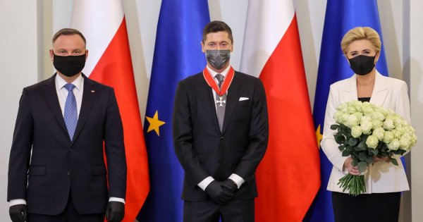 Robert Lewandowski przyjął od prezydenta Andrzeja Dudy Krzyż Komandorski Orderu Odrodzenia Polski