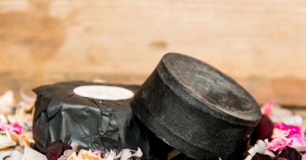 Kosmetyki z węglem aktywnym - 5 najlepszych produktów