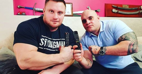 Dominik Abus kiedyś miał włosy! Pokazał zdjęcie sprzed 20 lat. Poznalibyście go?!