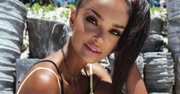 Klaudia El Dursi pokazuje swoją formę w koronkowym bikini. Zachwyt fanów nie ma końca!
