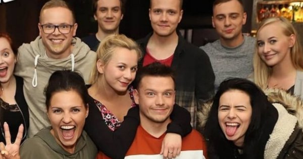 "19+" - informacje o serialu, obsada, sezony, fabuła, ciekawostki!
