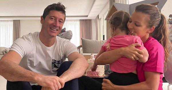 Anna Lewandowska wyprawiła córce 4. urodziny! Pokazała atrakcje i górę prezentów. Najlepszy tort z jednorożcem
