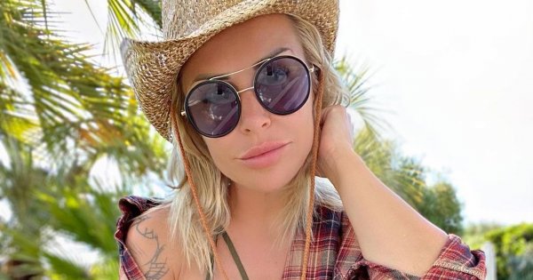 Blanka Lipińska pozuje w bikini! Zdradziła swoją dietę! Składa się z jednego składnika. Zgadniesz, co to?