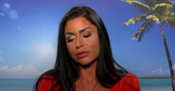 Stella Staniszewska z "Love Island" usuwa stary makijaż permanentny brwi. Widać już pierwsze efekty?