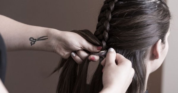 "Moja 11-letnia córka chce przedłużyć włosy. Chyba się zgodzę. W końcu to nic złego"