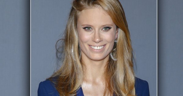 Julia Pietrucha w dziewczęcym bikini pokazuje sześciopak po ciąży. "Jesteś zjawiskowa!" - piszą fani
