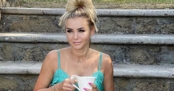 "Królowe życia": Monika Chwajoł "Boczki przybyły, dupka urosła" - celebrytka cieszy się z dodatkowych kilogramów!