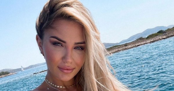 "Love Island": Angela Dańczak pozuje topless przy zachodzącym słońcu!