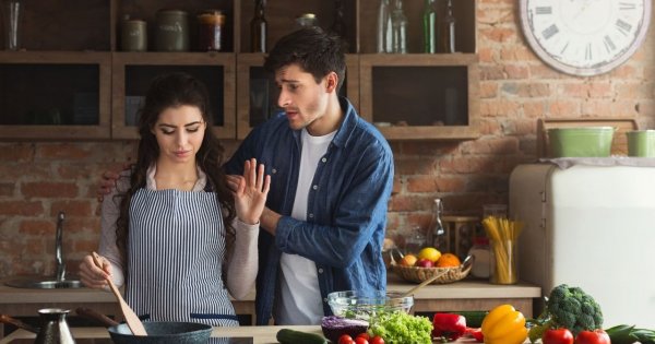 "Mąż zawsze porównuje moje dania do obiadków swojej matki! Ciągle mu coś nie pasuje!"