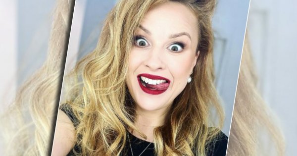 Kaja Paschalska w sexy sukience z ogromnym dekoltem. "Zrób silikony, to będzie lepiej" - ktoś napisał!