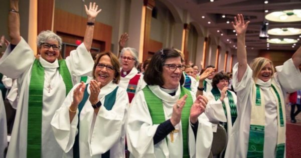 W Polsce będą kobiety - księża! Synod ogłosił prawdziwy przełom
