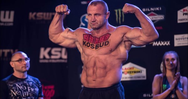 Pudzianowski nie pojawił się na rozprawie w sądzie. Chwalił się wtedy w internecie... lewatywą