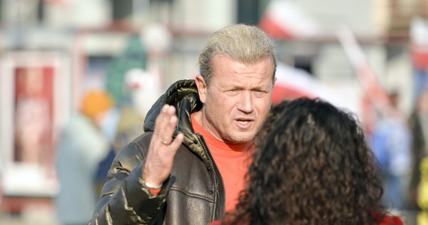 Jarosław Jakimowicz zdziwiony, że kolega nie chciał podać mu ręki! Podobno takich osób było więcej! Szkoda Wam celebryty TVP?