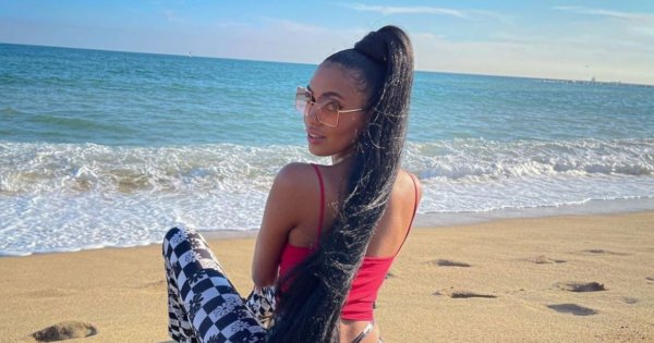 "Hotel Paradise": Nana w odważnej sesji w bikini!